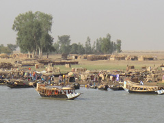 The bank of the Niger River in Mopti