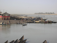 The bank of the Niger River in Mopti