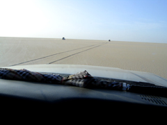 The Sahara is vast and beautiful !