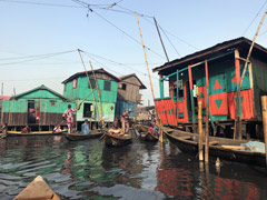 Makoko : an aquatic slum on stilts in the center of Lagos.