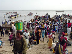 The return of the fishermen in Dakar: in the evening: the Serer people.