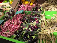 City of Lyon: Morning market along the Saône River