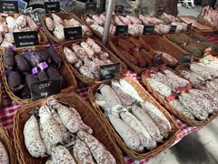 City of Lyon: Morning market along the Saône River