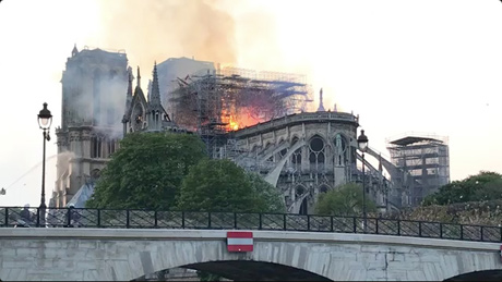 video : Notre-Dame de Paris Cathedral Fire