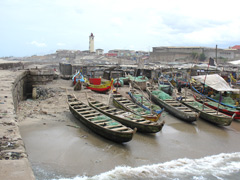 le petit port de pêcheurs d'Accra