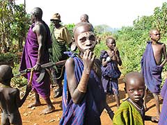 Les Surmas de la vallée de l'Omo, en Ethiopie