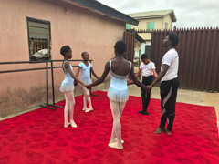 Une école de ballet gratuite au Nigéria