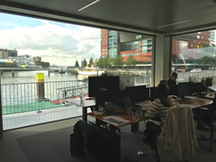 Un bureau d'architectes dans le Floating Office de Rotterdam.