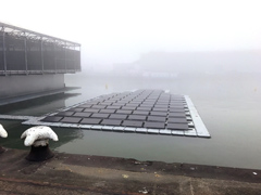 Les panneaux solaires de la Ferme Flottante.