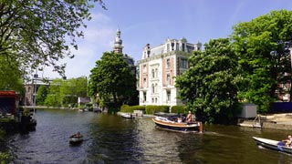 Le quartier autour du Rijksmuseeum (musée national des beaux-arts) d'Amsterdam.