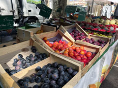 Lyon : Marché du matin le long de la Saône