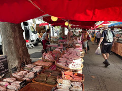 Lyon : Marché du matin le long de la Saône