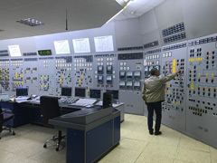 une "fausse" salle de contrôle, simulateur à l’intérieur de la centrale de Khmelnytskyi