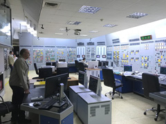 une "fausse" salle de contrôle, simulateur à l’intérieur de la centrale de Khmelnytskyi