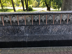 Slavoutytch : monument à la mémoire des victimes de la catastrophe nucléaire de Tchernobyl