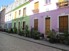 Une petite rue mignonne à côté de nos bureaux.