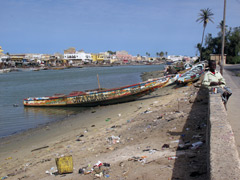 サン＝ルイ：セネガルの世界遺産のサン・ルイ島，サン・ルイ市
