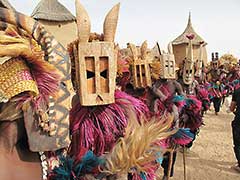 ドゴン族の仮面踊り