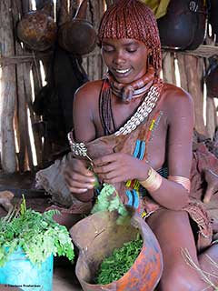 エチオピアのオモ川下流域のハマル族，又はハマー族
