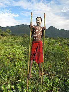 スルマ族：スリ族のボディペインティング