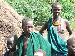 エチオピアの裸族：スルマ人