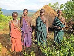 エチオピアのオモ川下流域のスルマ人