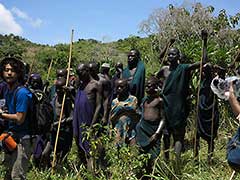 エチオピア撮影スリ族：エチオピアオモ川流域の少数民族：裸族のスリ族