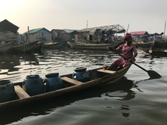 マココ：ナイジェリアのラゴス市の中心に有る水上街：マココ