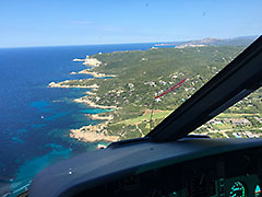 コルシカ島にて，ボニファシオ周辺で空撮