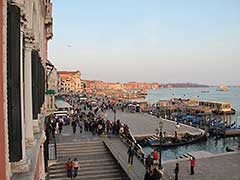 イタリア，ヴェネツィア，ベニス：撮影や取材 コーディネーターのロケ現場からの写真