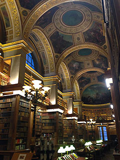 フランス，パリ：国民議会内の図書館
